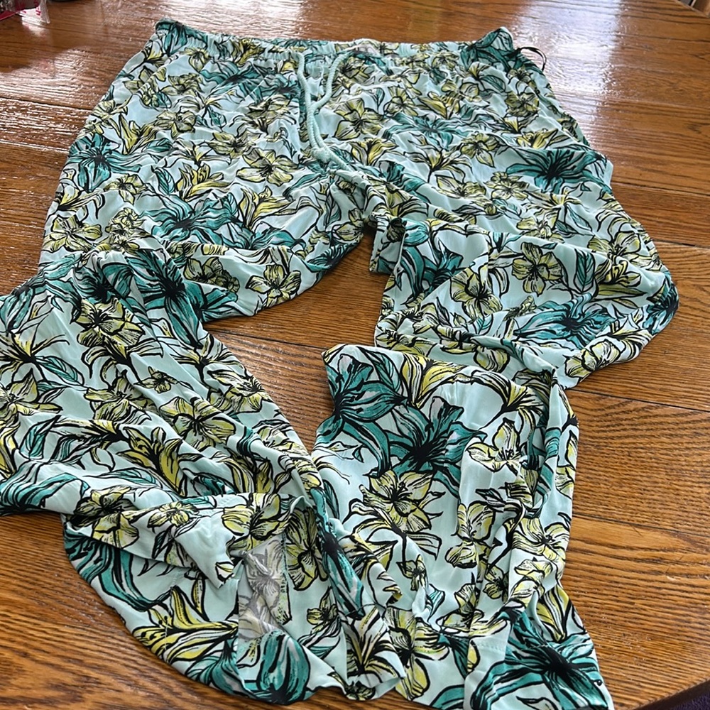 BeachRiot tropical print beach cover pants. Elastic waist/drawstring. Size XXL.